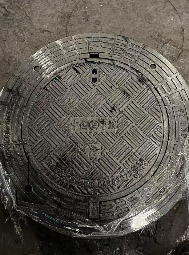 东西湖球墨铸铁防沉降井盖展示